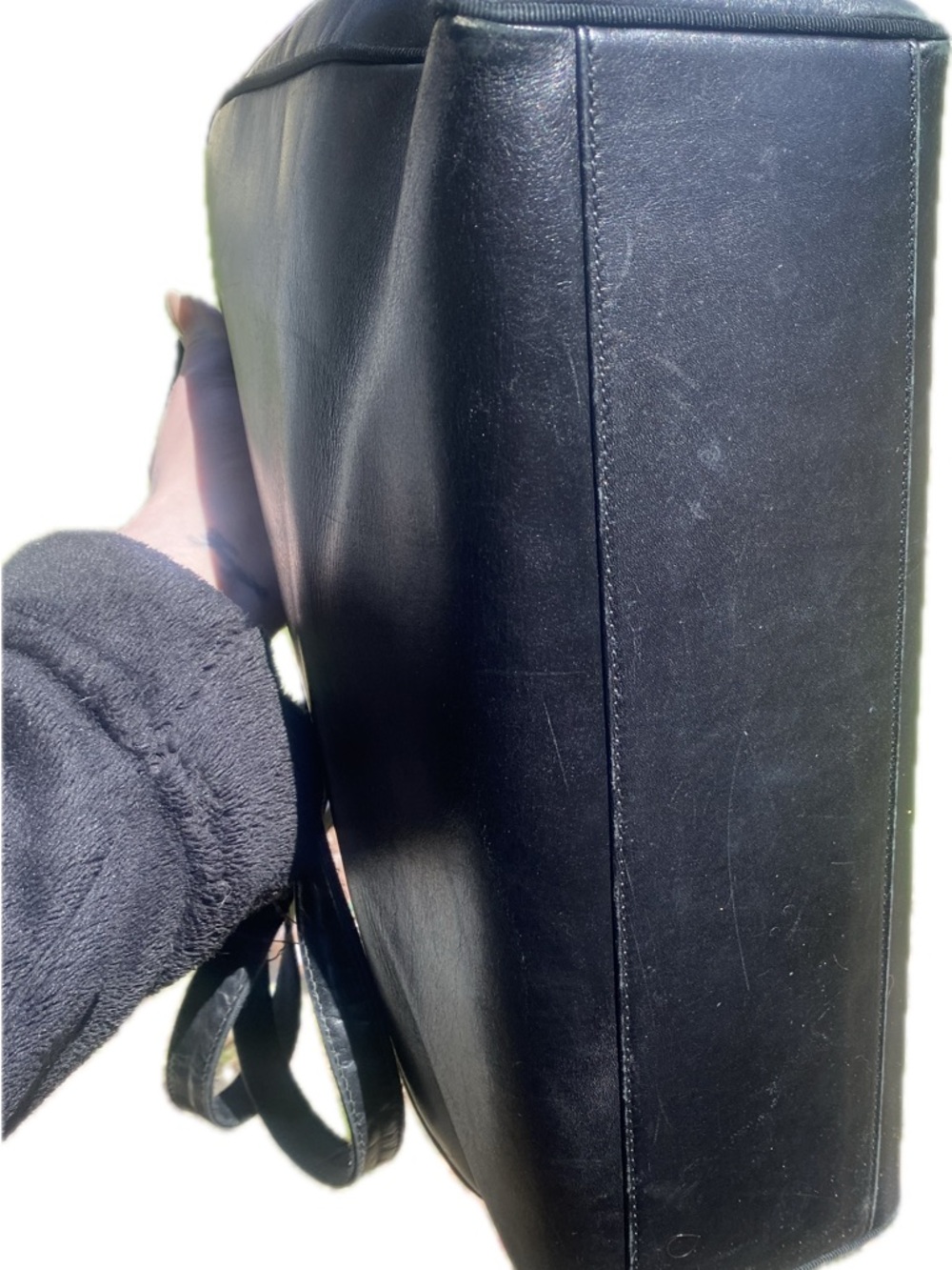 ✨ (VTG) SALVATORE FERRAGAMO- VERA BOW TOTE W/ Dust Bag 💼 - Picture 6 of 15